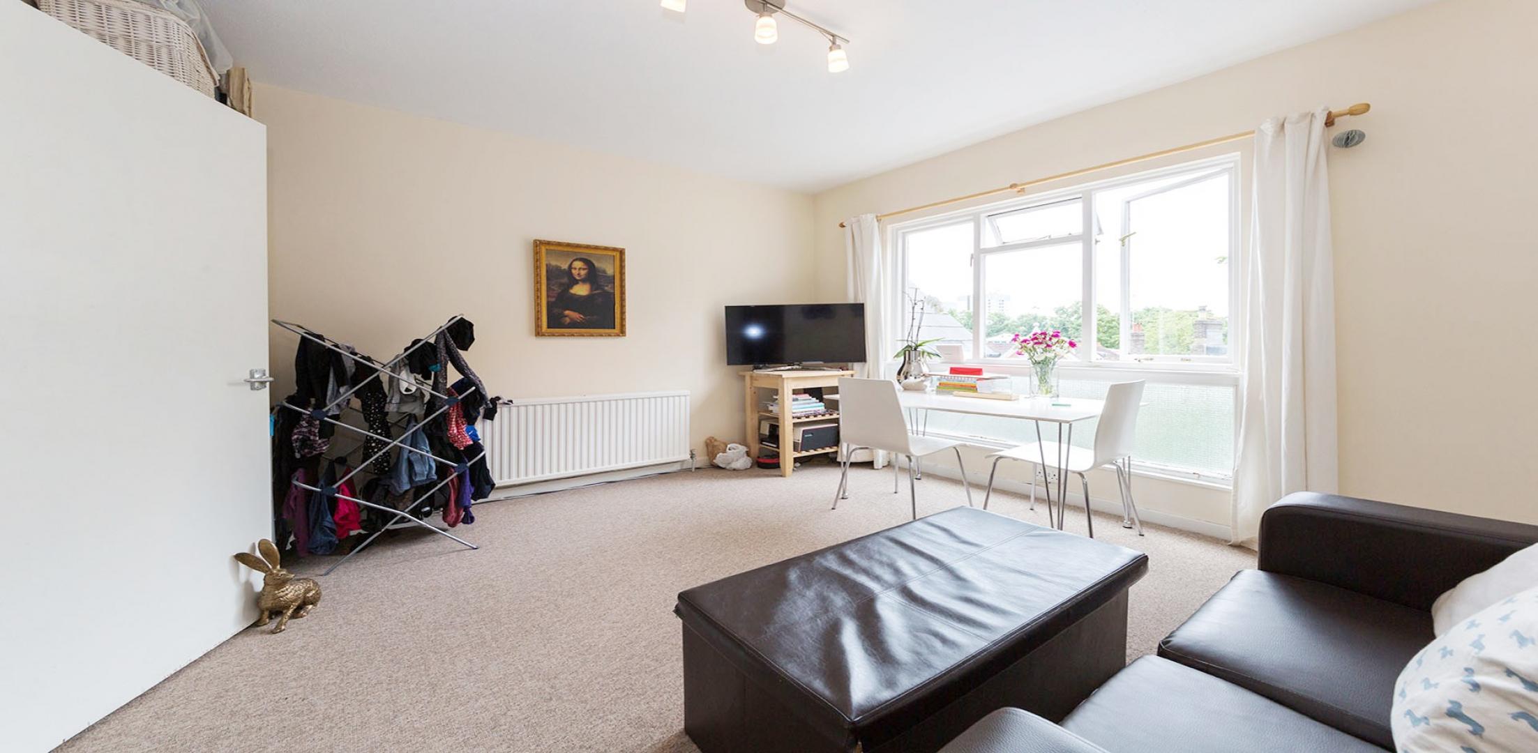 			1 Bedroom, 1 bath, 1 reception Flat			 Woodchurch Road, WEST HAMPSTEAD